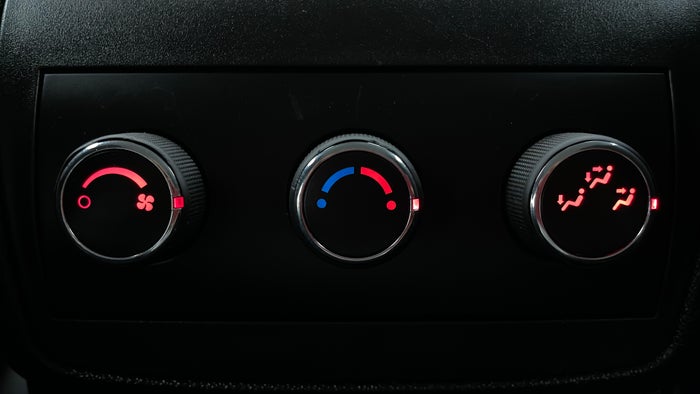 GMC ACADIA-Rear AC Temperature Control