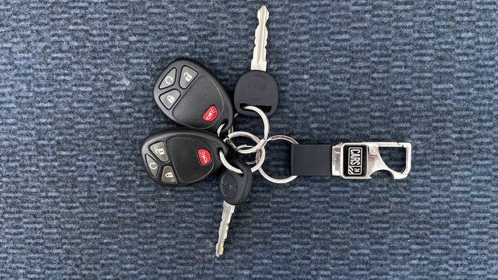 GMC ACADIA-Key Close-up
