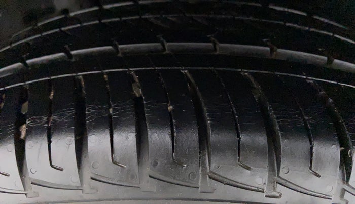 2018 Maruti Vitara Brezza LDI, Diesel, Manual, 24,494 km, Right Rear Tyre Tread