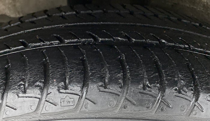 2016 Maruti Celerio VXI (O) AMT, Petrol, Automatic, 28,331 km, Right Rear Tyre Tread