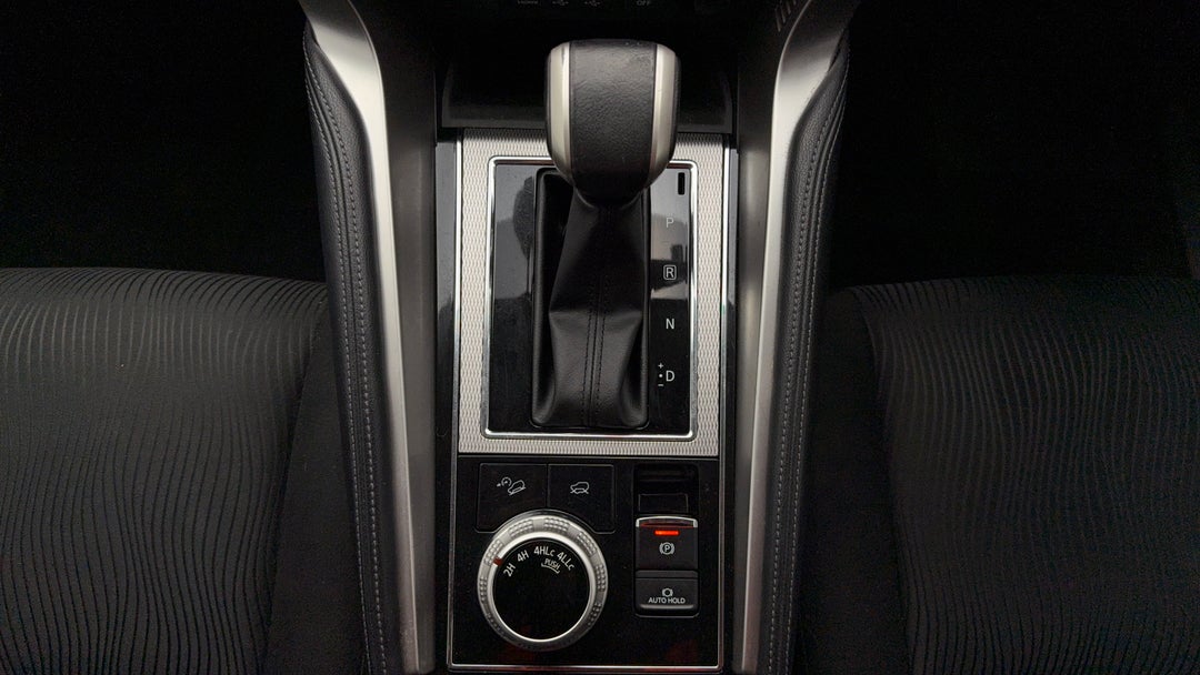 2020 Mitsubishi Pajero Sport Gls (4x4) 7 Seat, Automatic, 108452 km, Gear Lever 