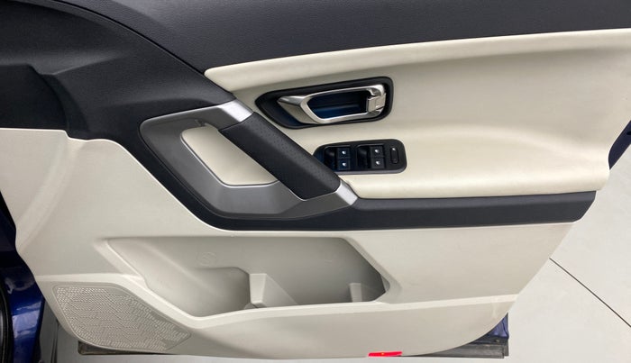 2021 Tata Safari XZA PLUS, Diesel, Automatic, 40,660 km, Driver Side Door Panels Control