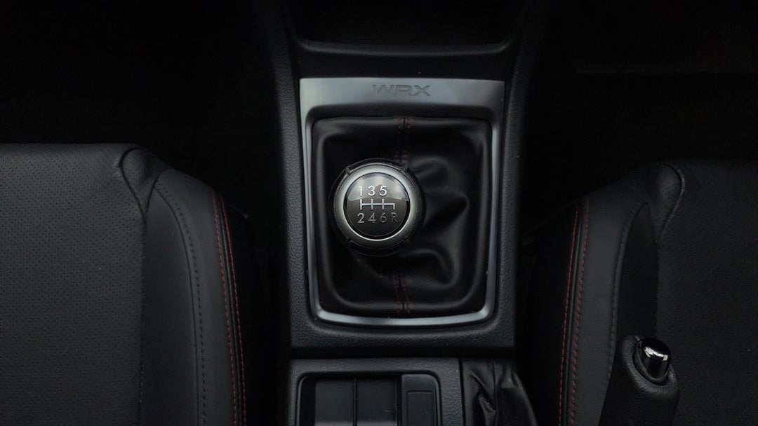 2018 Subaru WRX Premium (awd), Manual, 99062 km, Gear Lever 