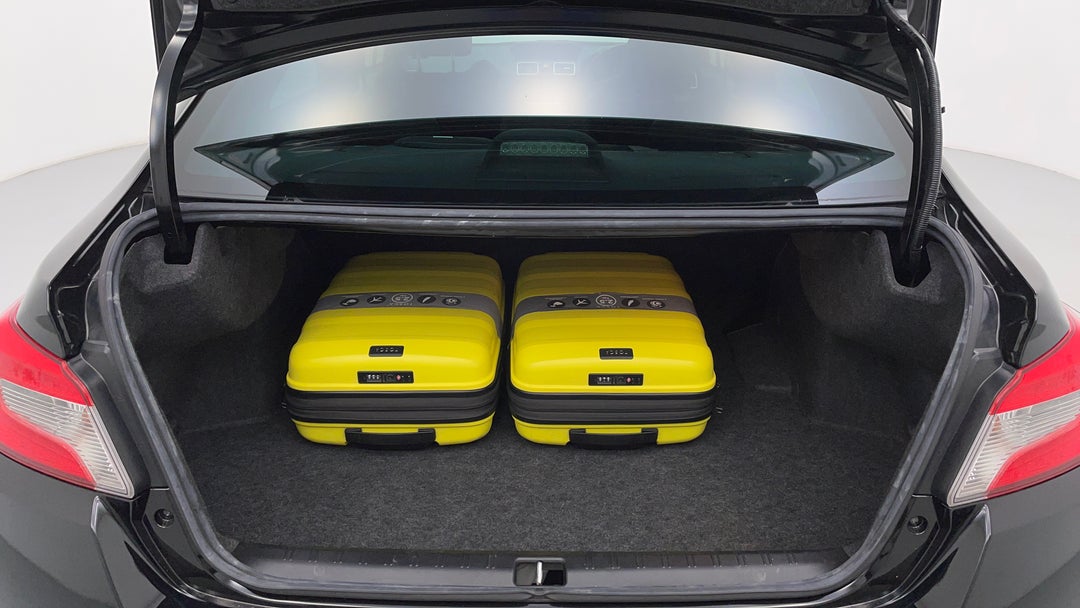 2018 Subaru WRX Premium (awd), Manual, 99062 km, Boot Inside View with Luggage