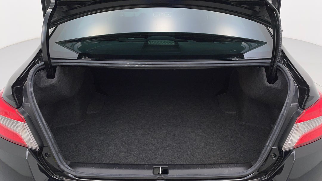 2018 Subaru WRX Premium (awd), Manual, 99062 km, Boot Inside View