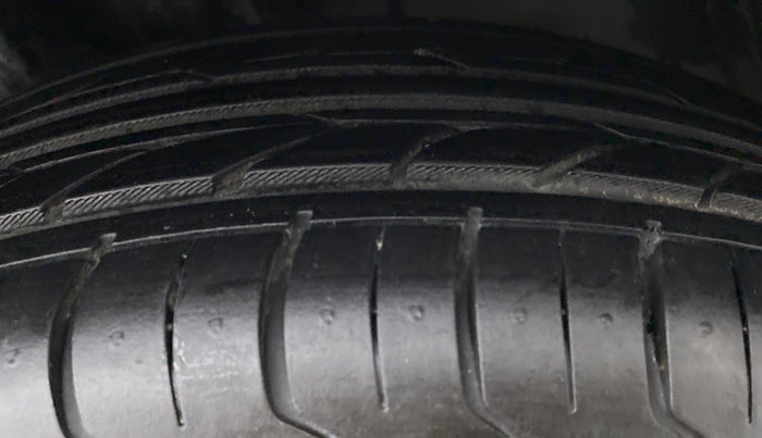 2017 Volkswagen Ameo HIGHLINE DSG 1.5 DIESEL , Diesel, Automatic, 64,089 km, Left Rear Tyre Tread