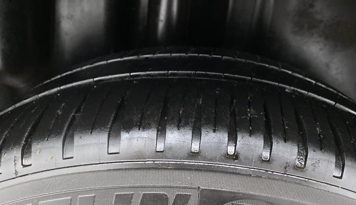 2017 Volkswagen Ameo HIGHLINE1.5L, Diesel, Manual, 82,864 km, Right Rear Tyre Tread