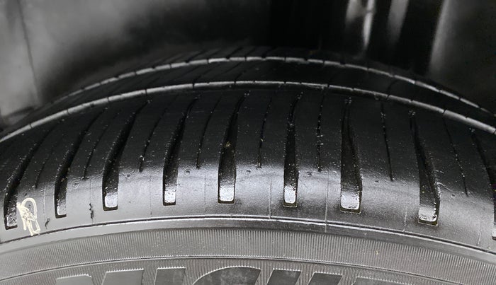 2017 Volkswagen Ameo HIGHLINE1.5L, Diesel, Manual, 82,864 km, Left Rear Tyre Tread