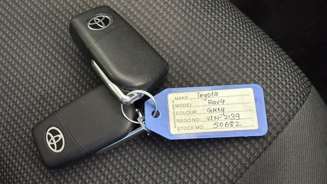 2019 Toyota RAV4 Gx (2WD), Automatic, 111024 km, Key Close-up