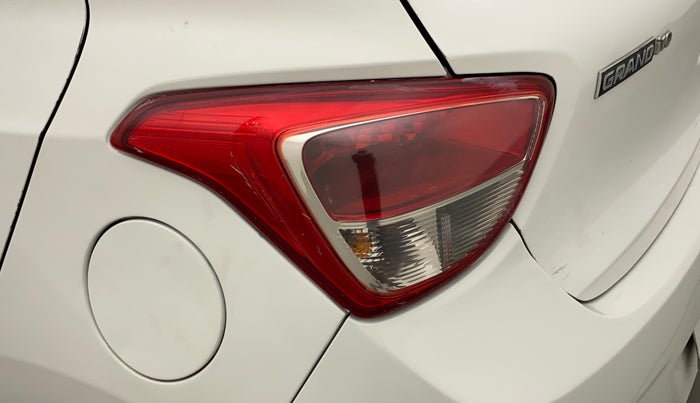 2014 Hyundai Grand i10 SPORTZ 1.2 KAPPA VTVT, Petrol, Manual, 73,019 km, Left tail light - Minor scratches