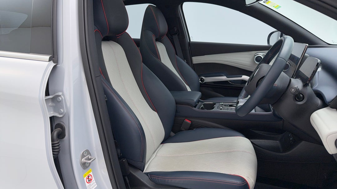 2023 Byd Atto 3 Extended Range, Automatic, 19391 km, Right Side Front Door Cabin View