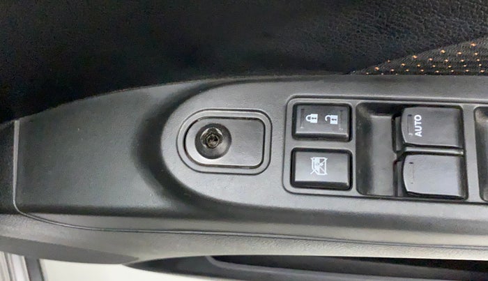2018 Maruti Celerio X ZXI, Petrol, Manual, 25,004 km, Left rear-view mirror - ORVM switch has minor damage