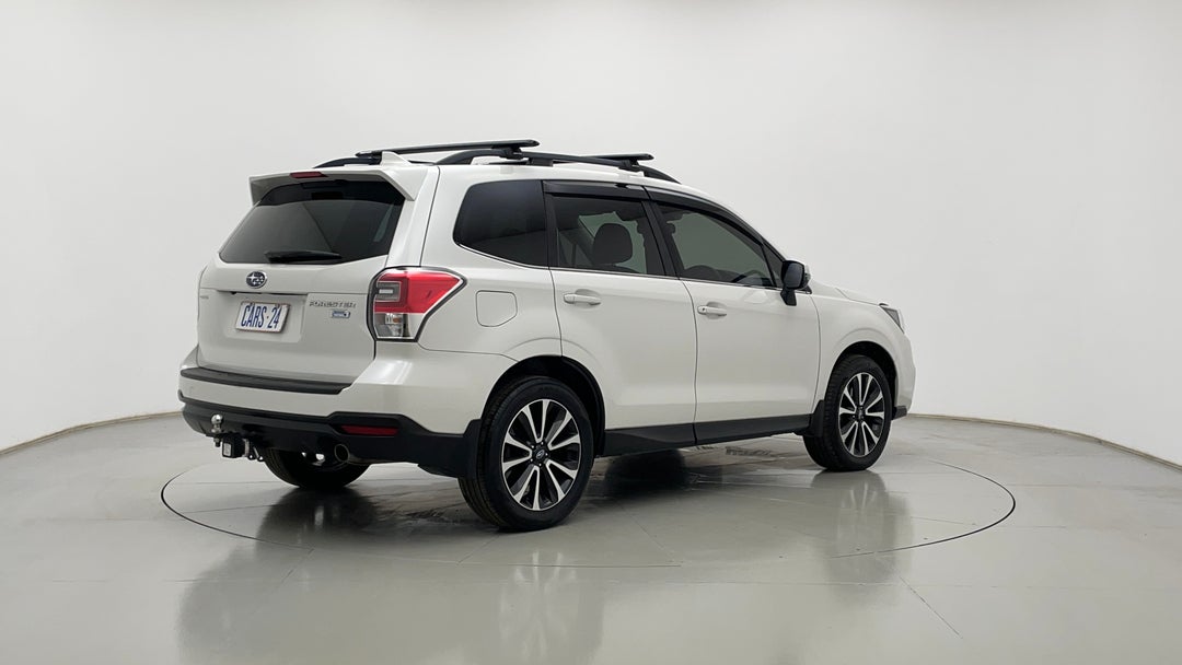 Right Back Diagonal (45- Degree) View