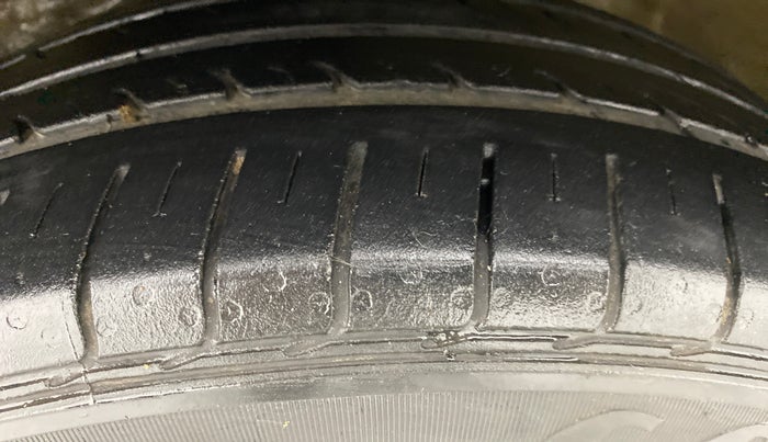 2017 Maruti Ciaz ZXI, Petrol, Manual, 31,654 km, Left Front Tyre Tread
