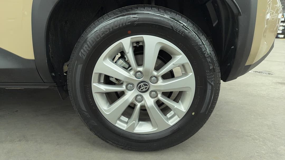 2023 Toyota Yaris Cross Gx Hybrid, Automatic, 43951 km, Left Rear Wheel