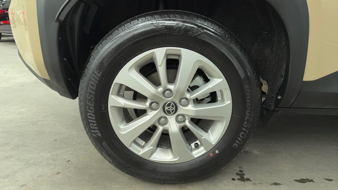 2023 Toyota Yaris Cross Gx Hybrid, Automatic, 43951 km, Right Rear Wheel