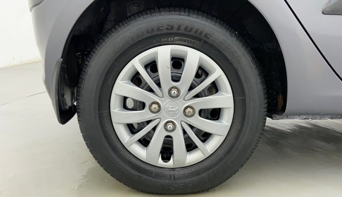 2014 Hyundai i10 SPORTZ 1.1 IRDE2, Petrol, Manual, 28,903 km, Right Rear Wheel