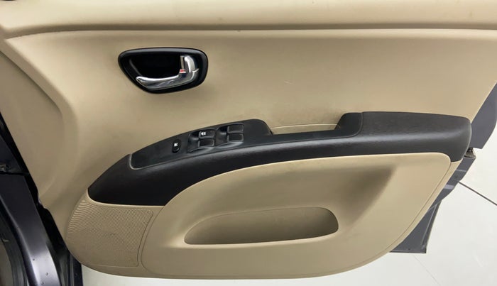 2014 Hyundai i10 SPORTZ 1.1 IRDE2, Petrol, Manual, 28,903 km, Driver Side Door Panels Control