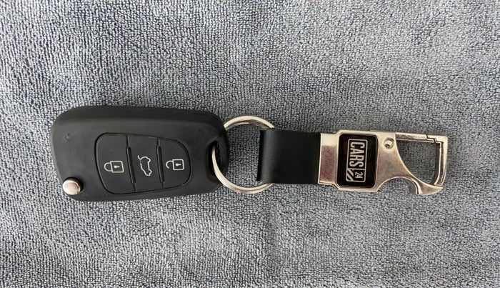 2014 Hyundai i10 SPORTZ 1.1 IRDE2, Petrol, Manual, 28,903 km, Key Close Up