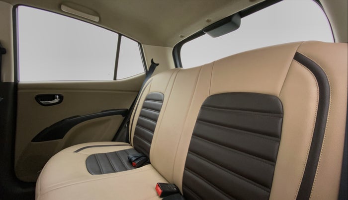 2014 Hyundai i10 SPORTZ 1.1 IRDE2, Petrol, Manual, 28,903 km, Right Side Rear Door Cabin