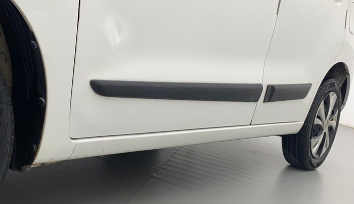 2017 Maruti Wagon R 1.0 VXI, CNG, Manual, 73,084 km, Left running board - Minor scratches