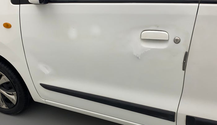 2017 Maruti Wagon R 1.0 VXI, CNG, Manual, 73,084 km, Front passenger door - Minor scratches