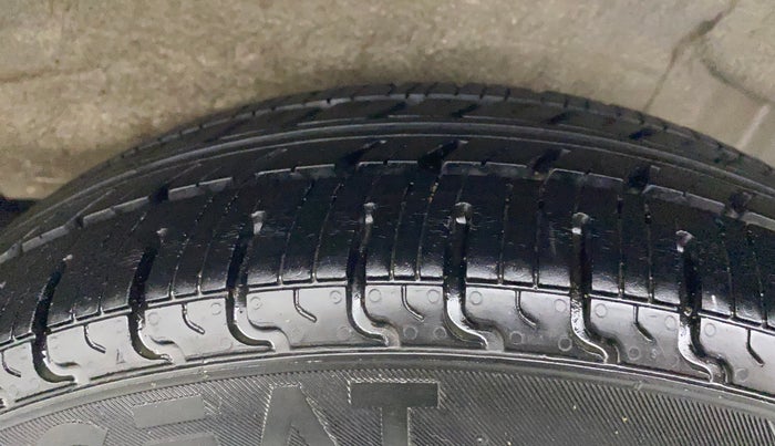 2017 Maruti Wagon R 1.0 VXI, CNG, Manual, 73,084 km, Left Rear Tyre Tread