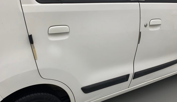 2017 Maruti Wagon R 1.0 VXI, CNG, Manual, 73,084 km, Right rear door - Paint has faded