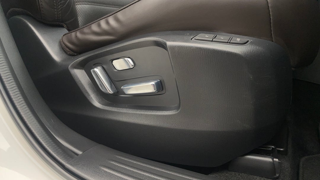 2021 Mazda CX-5 Akera (awd), Automatic, 61017 km, Drivers Side Adjustment Panel