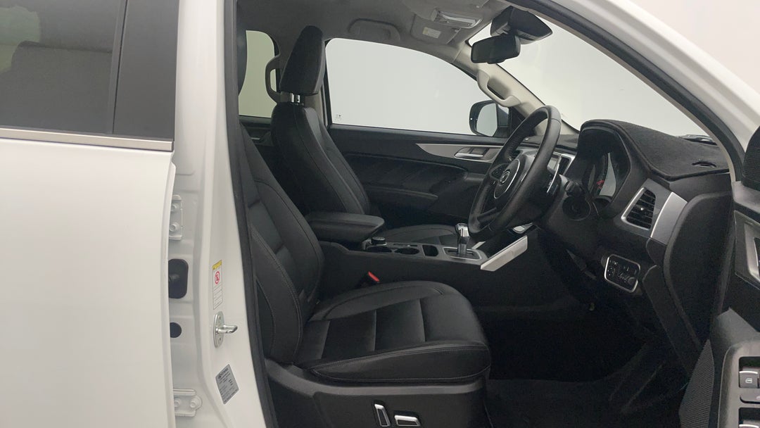 2023 GWM Ute Cannon-l (4x4), Automatic, 28848 km, Right Side Front Door Cabin View