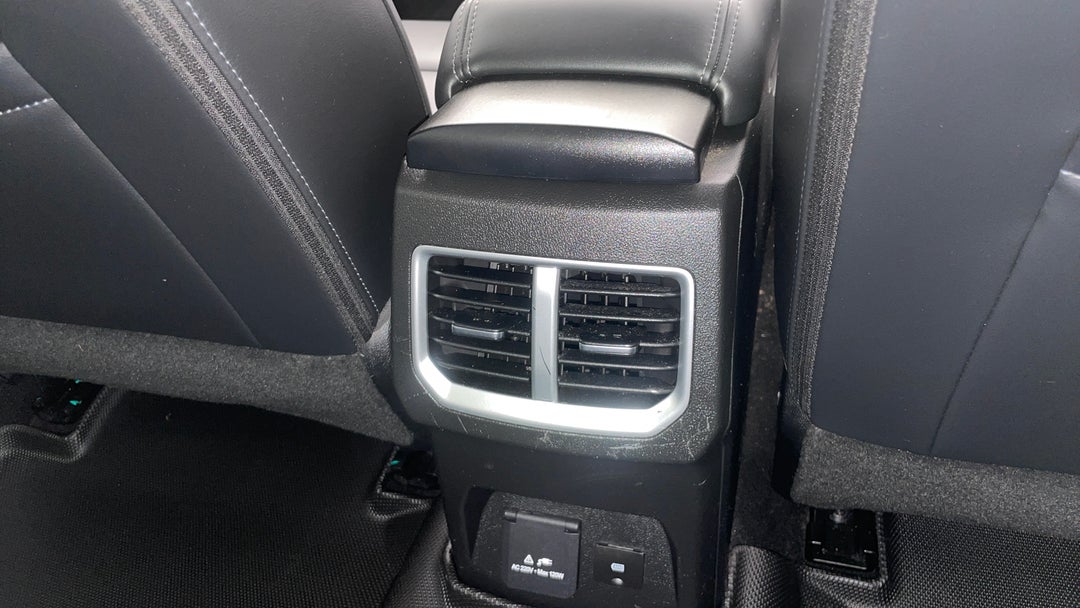 2023 GWM Ute Cannon-l (4x4), Automatic, 28848 km, Rear A/C Vent