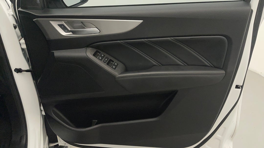 2023 GWM Ute Cannon-l (4x4), Automatic, 28848 km, Speaker View