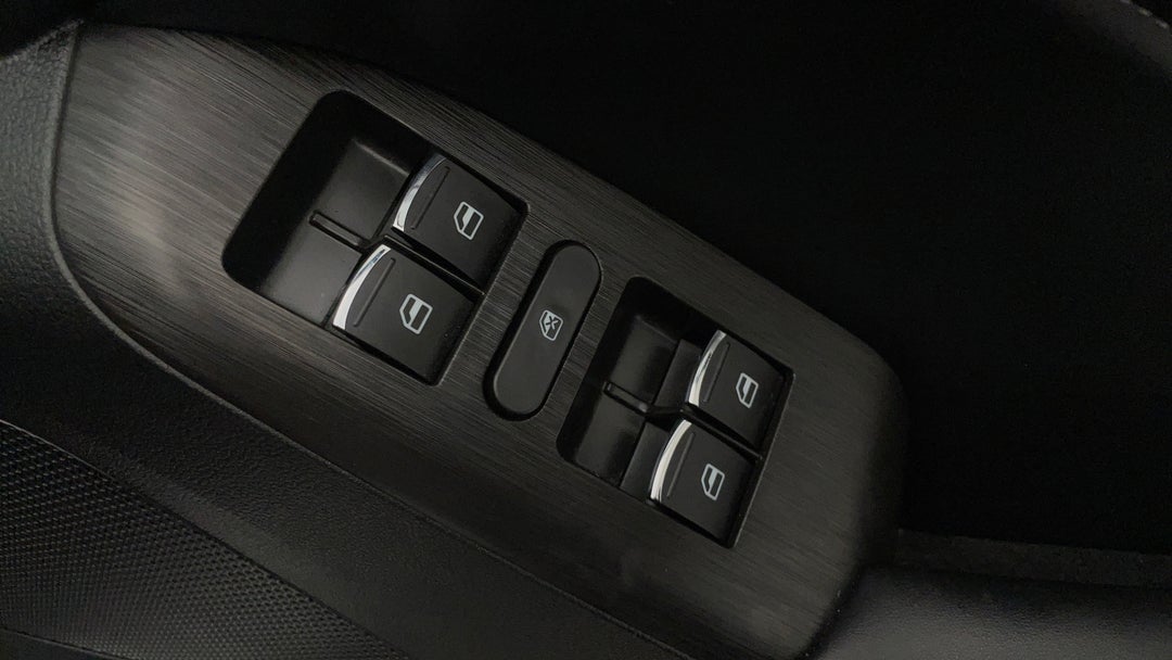 2023 GWM Ute Cannon-l (4x4), Automatic, 28848 km, Drivers Side Door Panel Controls