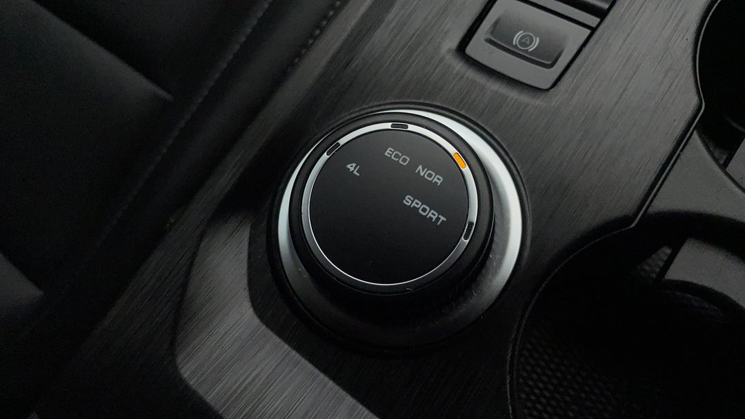 2023 GWM Ute Cannon-l (4x4), Automatic, 28848 km, Utility Switches/Buttons