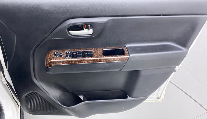 2019 Maruti New Wagon-R ZXI 1.2 old, CNG, Manual, 93,341 km, Driver Side Door Panels Control
