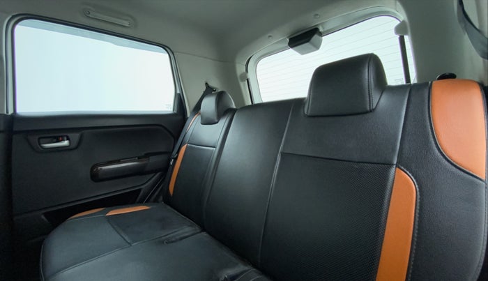 2019 Maruti New Wagon-R ZXI 1.2 old, CNG, Manual, 93,341 km, Right Side Rear Door Cabin