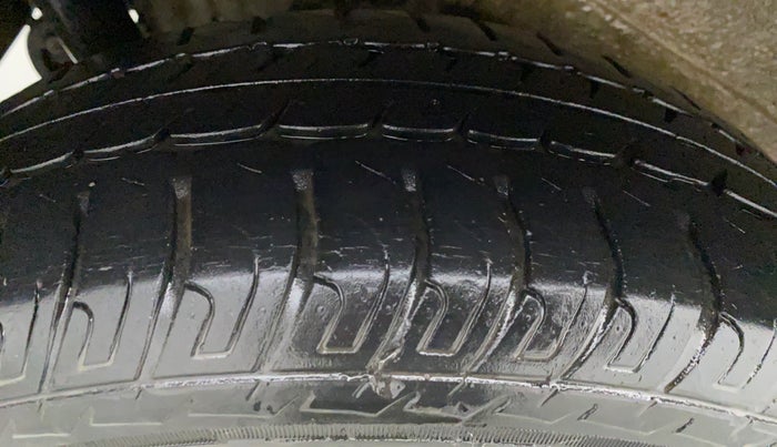 2017 Maruti Wagon R 1.0 VXI, CNG, Manual, 25,459 km, Right Front Tyre Tread