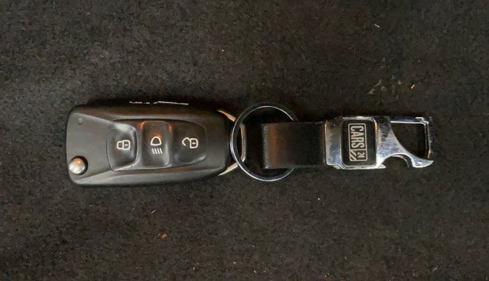 2018 Tata TIGOR XZ PLUS PETROL, Petrol, Manual, 66,709 km, Key Close Up