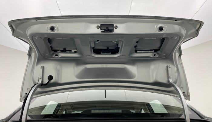 2016 Volkswagen Ameo HIGHLINE 1.2, Petrol, Manual, 55,350 km, Boot Door Open