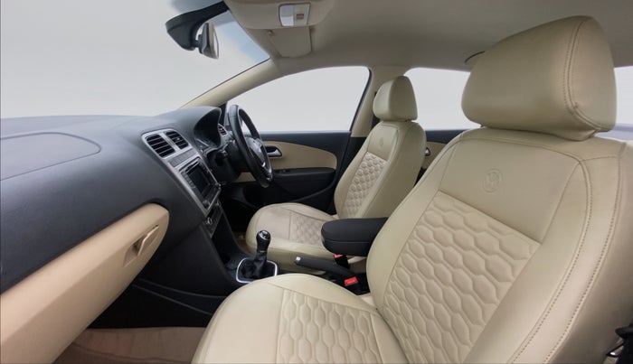 2016 Volkswagen Ameo HIGHLINE 1.2, Petrol, Manual, 55,350 km, Right Side Front Door Cabin