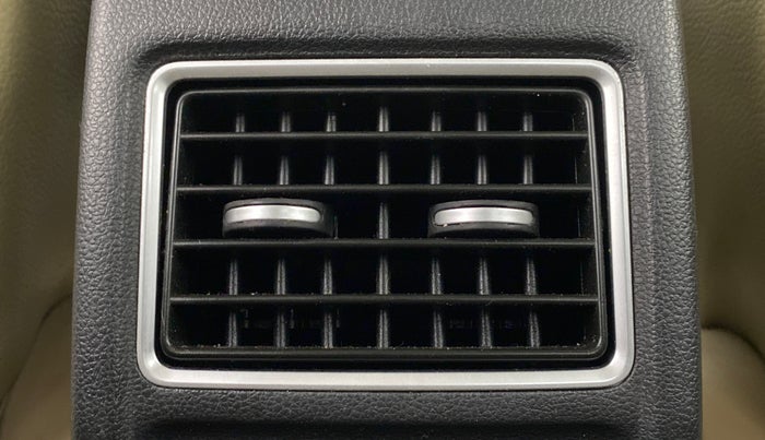 2016 Volkswagen Ameo HIGHLINE 1.2, Petrol, Manual, 55,350 km, Rear AC Vents