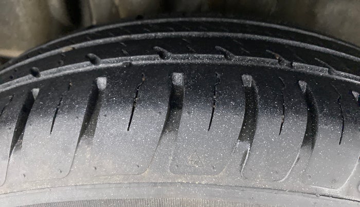 2019 Maruti Swift VXI, Petrol, Manual, 44,378 km, Right Rear Tyre Tread