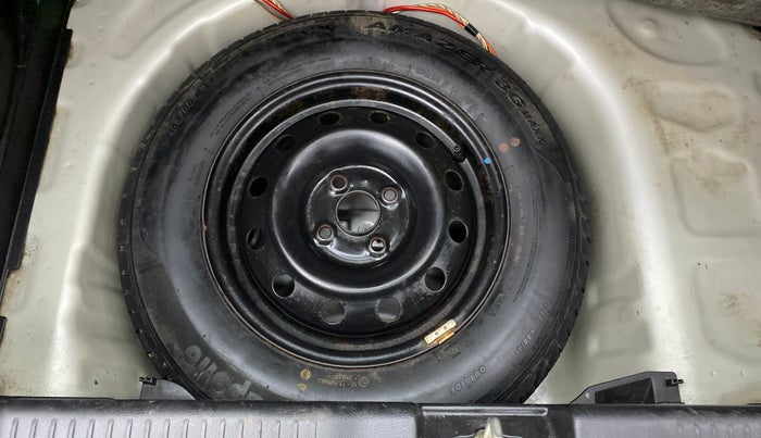 2019 Maruti Swift VXI, Petrol, Manual, 44,378 km, Spare Tyre