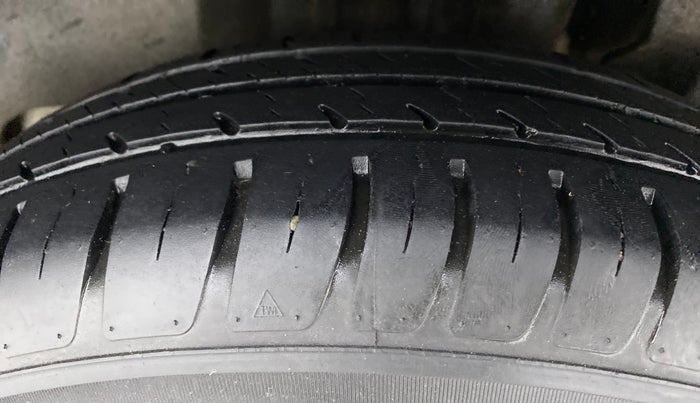2019 Maruti Swift VXI, Petrol, Manual, 44,378 km, Left Rear Tyre Tread