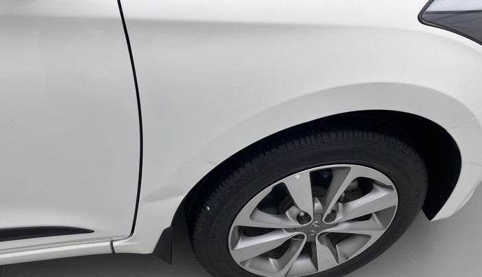 2017 Hyundai Elite i20 ASTA 1.2 (O), Petrol, Manual, 17,988 km, Right fender - Slightly dented