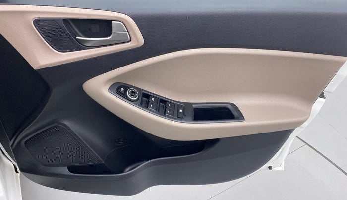 2017 Hyundai Elite i20 ASTA 1.2 (O), Petrol, Manual, 17,988 km, Driver Side Door Panels Control