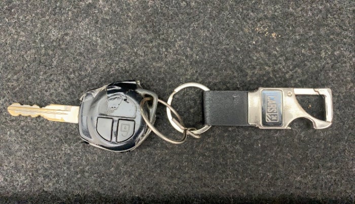 2013 Maruti Swift VXI, Petrol, Manual, 80,134 km, Lock system - Remote key not functional