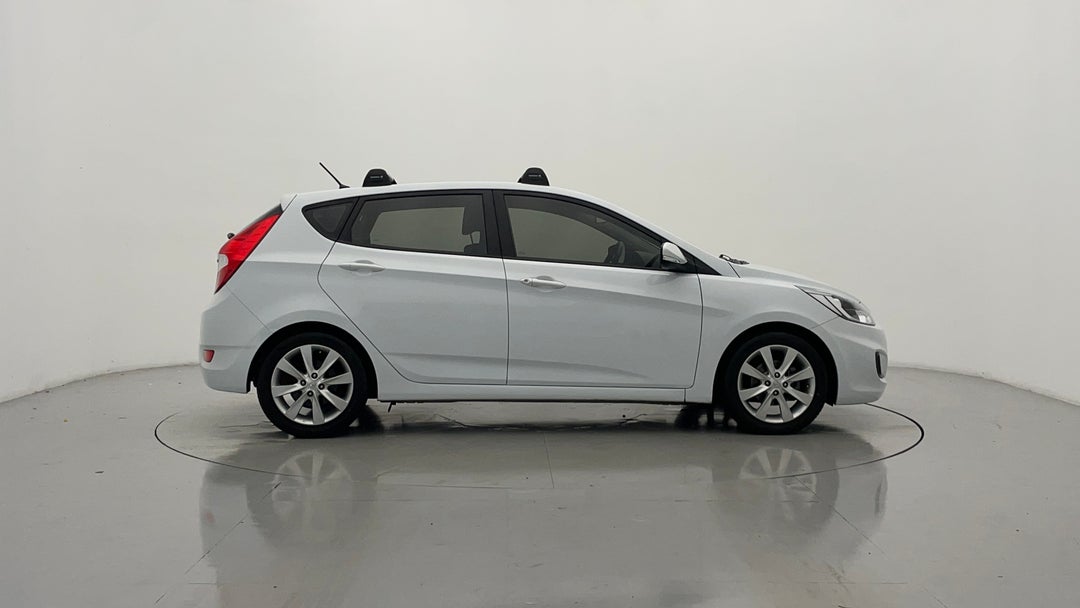 2019 Hyundai Accent Sport, Automatic, 103942 km, Right Side View