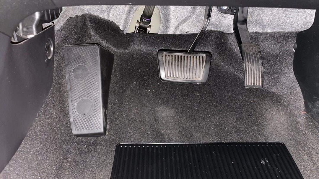 2019 Hyundai Accent Sport, Automatic, 103942 km, Pedals and Footmat