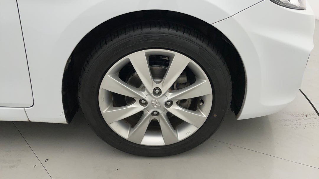 2019 Hyundai Accent Sport, Automatic, 103942 km, Right Front Wheel